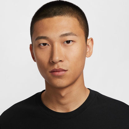 NIKE Dri-FIT Fitness เสื้อออกกำลังกายผู้ชาย