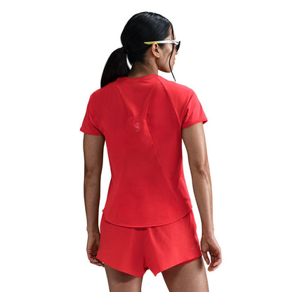 NIKE Swift เสื้อวิ่งผู้หญิง