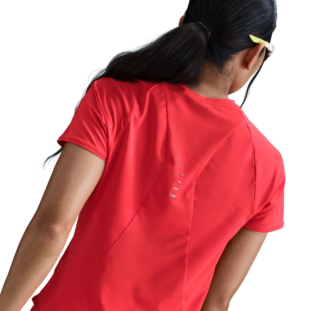 NIKE Swift เสื้อวิ่งผู้หญิง