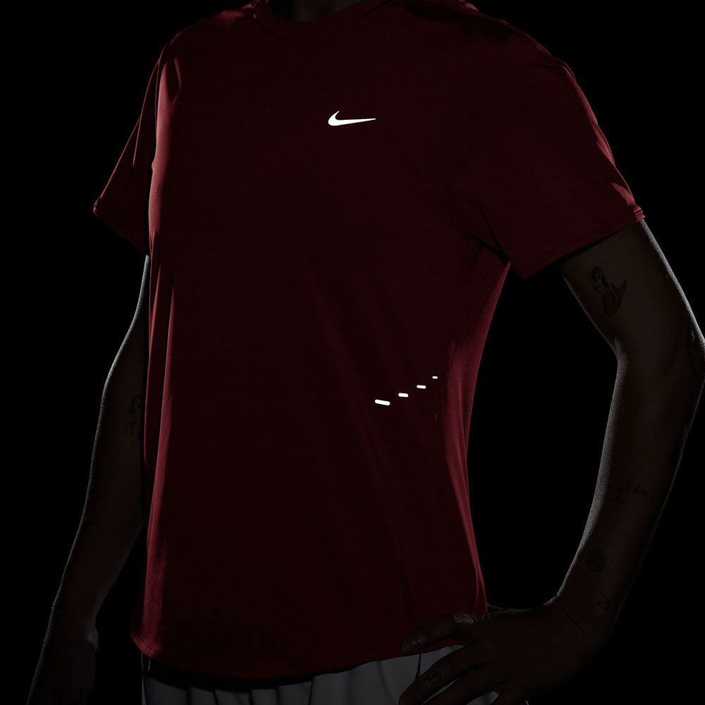 NIKE Swift เสื้อวิ่งผู้หญิง
