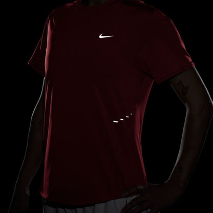 NIKE Swift เสื้อวิ่งผู้หญิง
