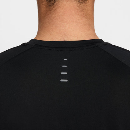 NIKE Stride เสื้อวิ่งผู้ชาย