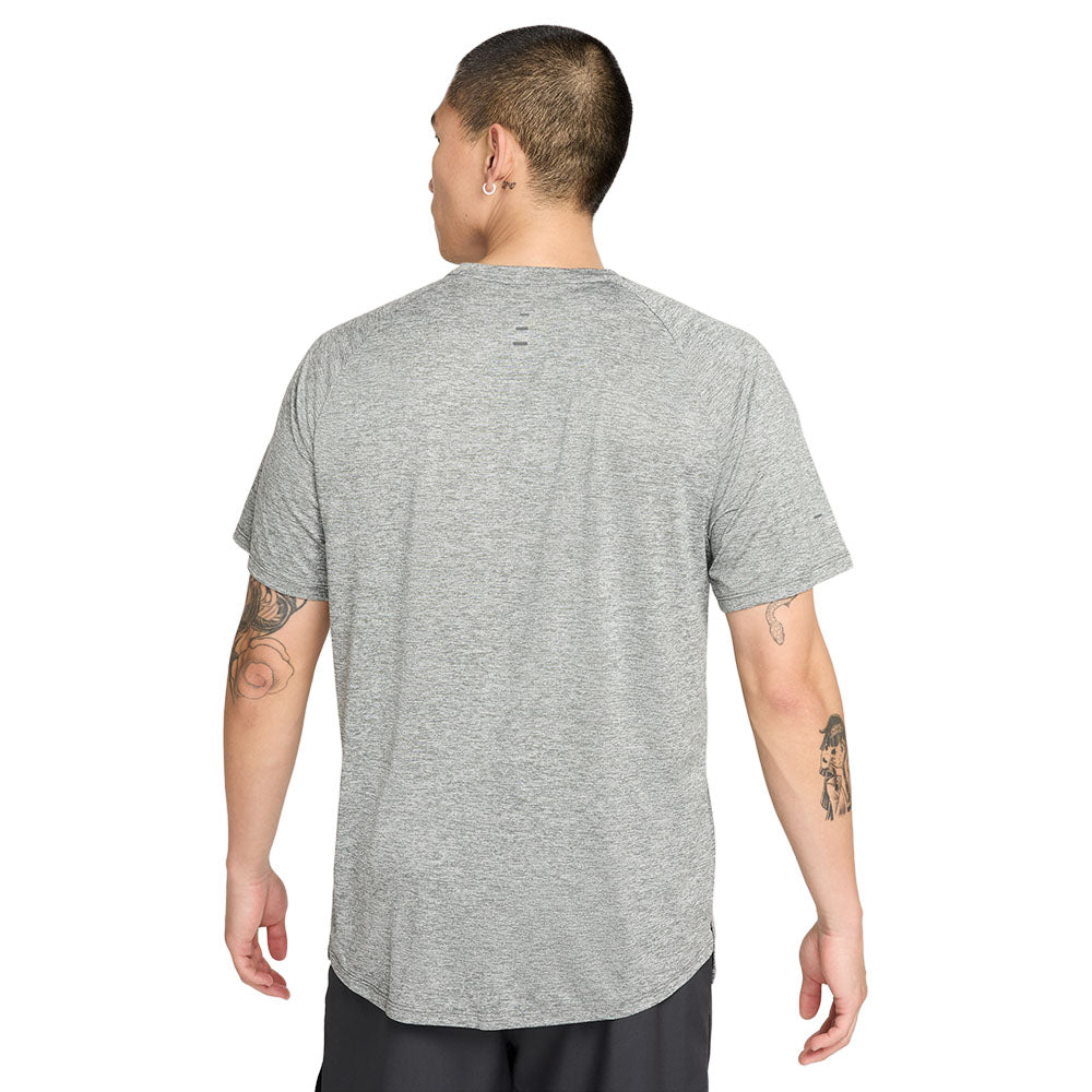 NIKE Stride Men's Running T-Shirt - Supersports Thailand Supersports Thailand
