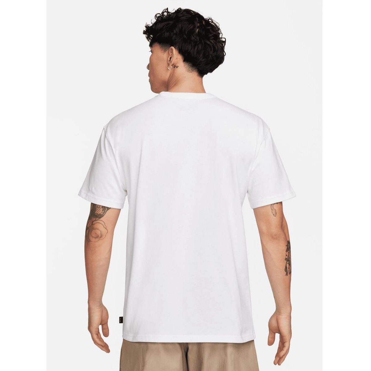 NIKE Sportswear Premium Essentials Men's T-Shirt - Supersports Thailand