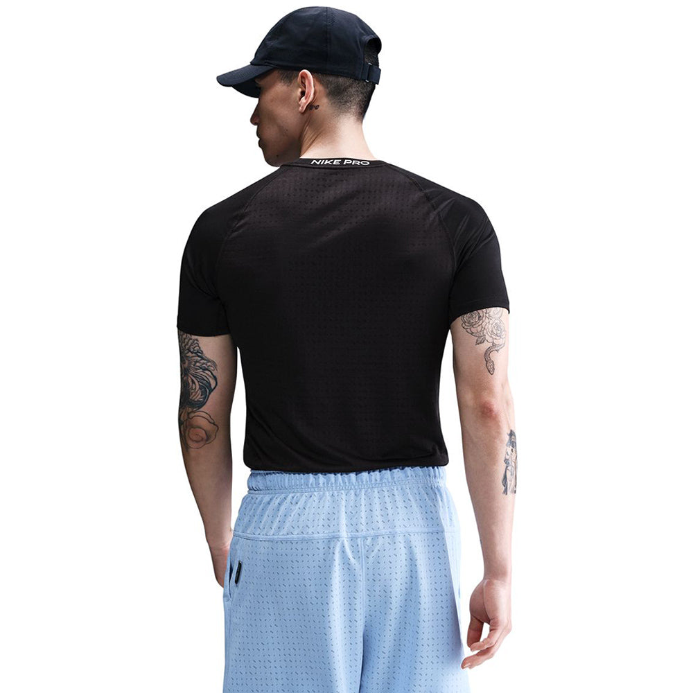 NIKE Pro Breathe Slim-Fit Men's Training T-Shirt - Supersports Thailand Supersports Thailand