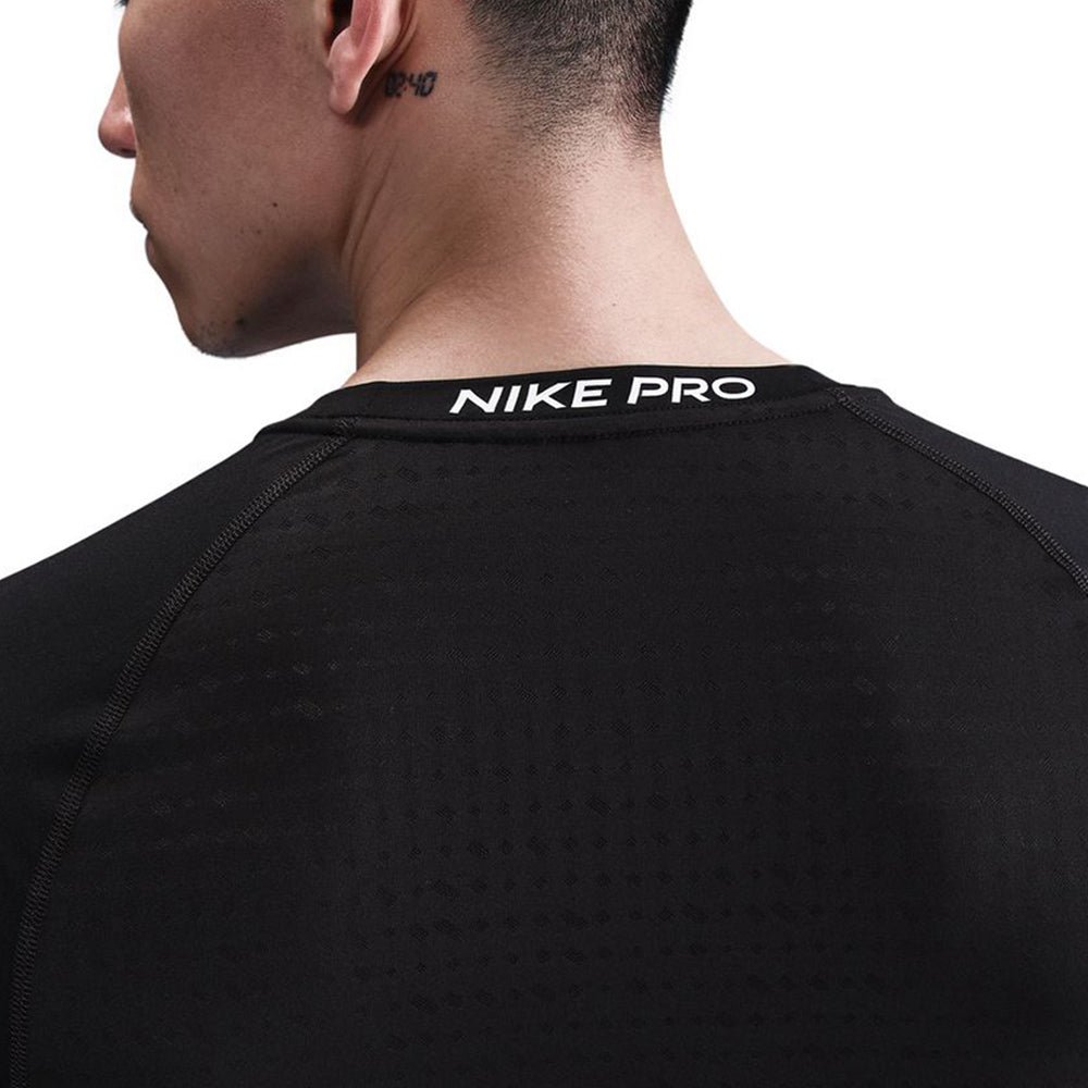 NIKE Pro Breathe Slim-Fit Men's Training T-Shirt - Supersports Thailand
