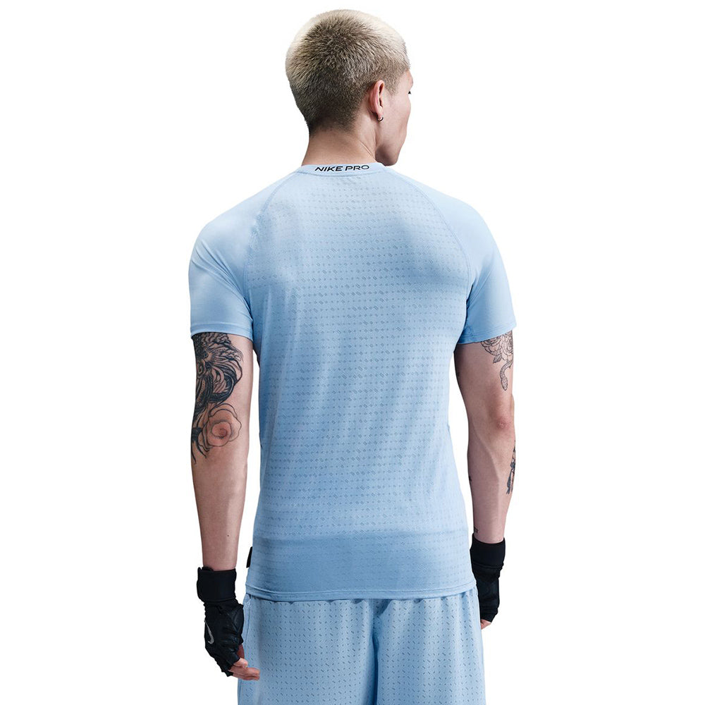 NIKE Pro Breathe Slim-Fit Men's Training T-Shirt - Supersports Thailand Supersports Thailand