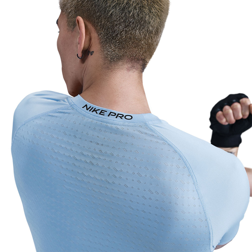 NIKE Pro Breathe Slim-Fit Men's Training T-Shirt - Supersports Thailand Supersports Thailand