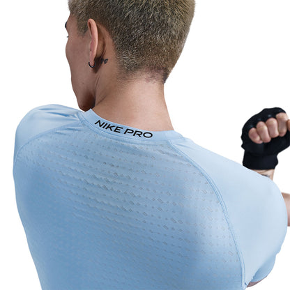 NIKE Pro Breathe Slim-Fit Men's Training T-Shirt - Supersports Thailand