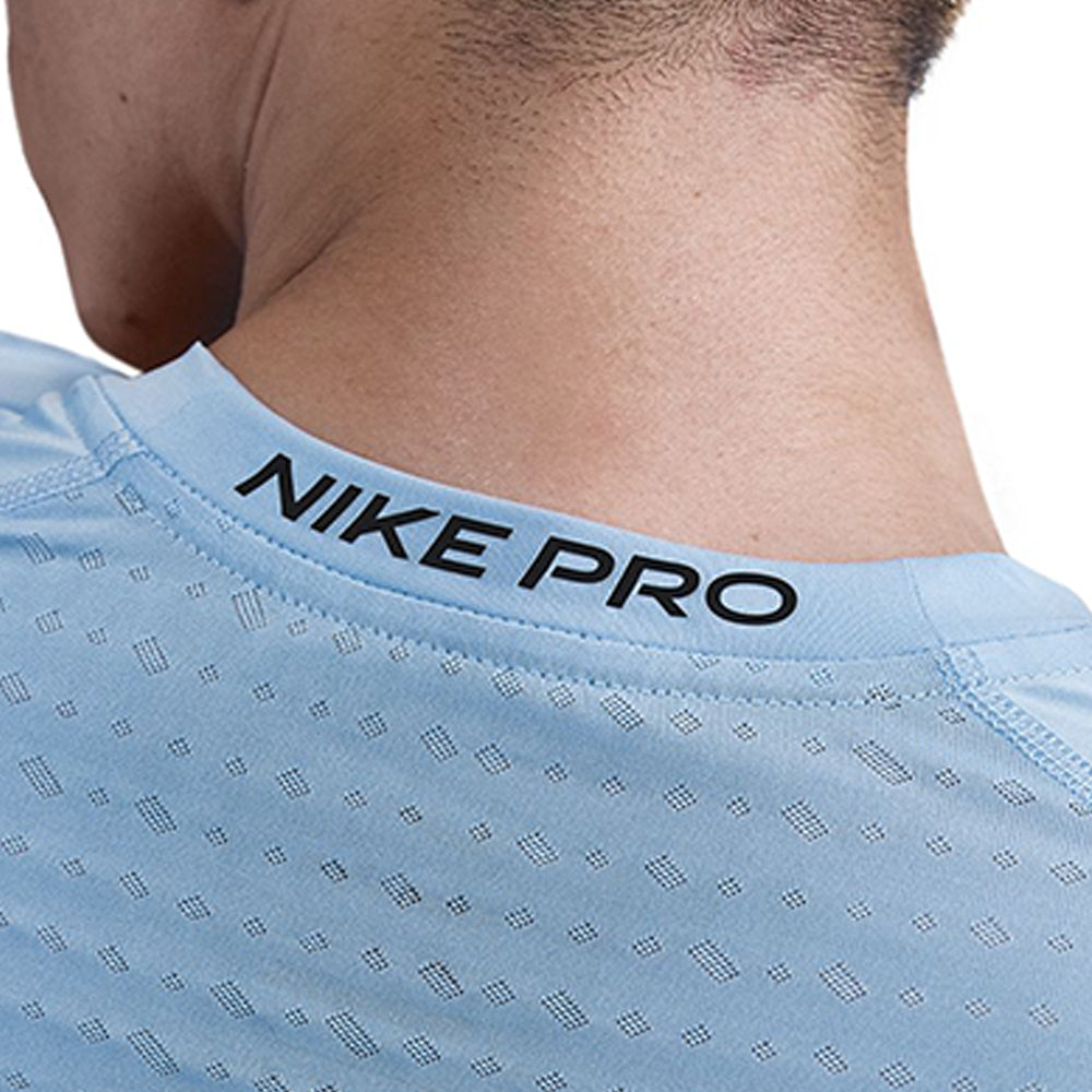 NIKE Pro Breathe Slim-Fit Men's Training T-Shirt - Supersports Thailand
