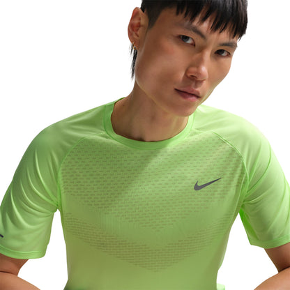 NIKE Stride Men's Running T-Shirt - Supersports Thailand