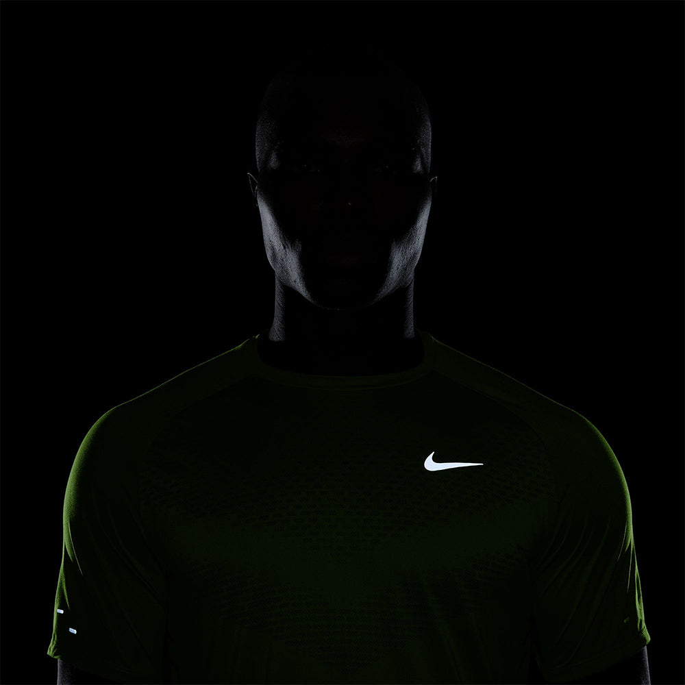 NIKE Stride Men's Running T-Shirt - Supersports Thailand