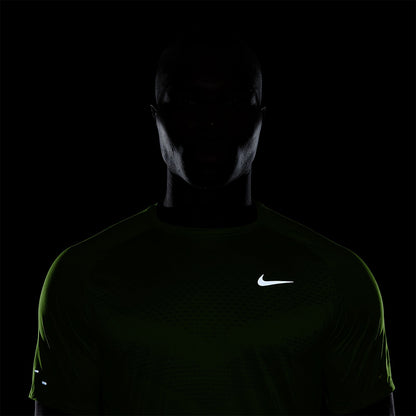 NIKE Stride Men's Running T-Shirt - Supersports Thailand