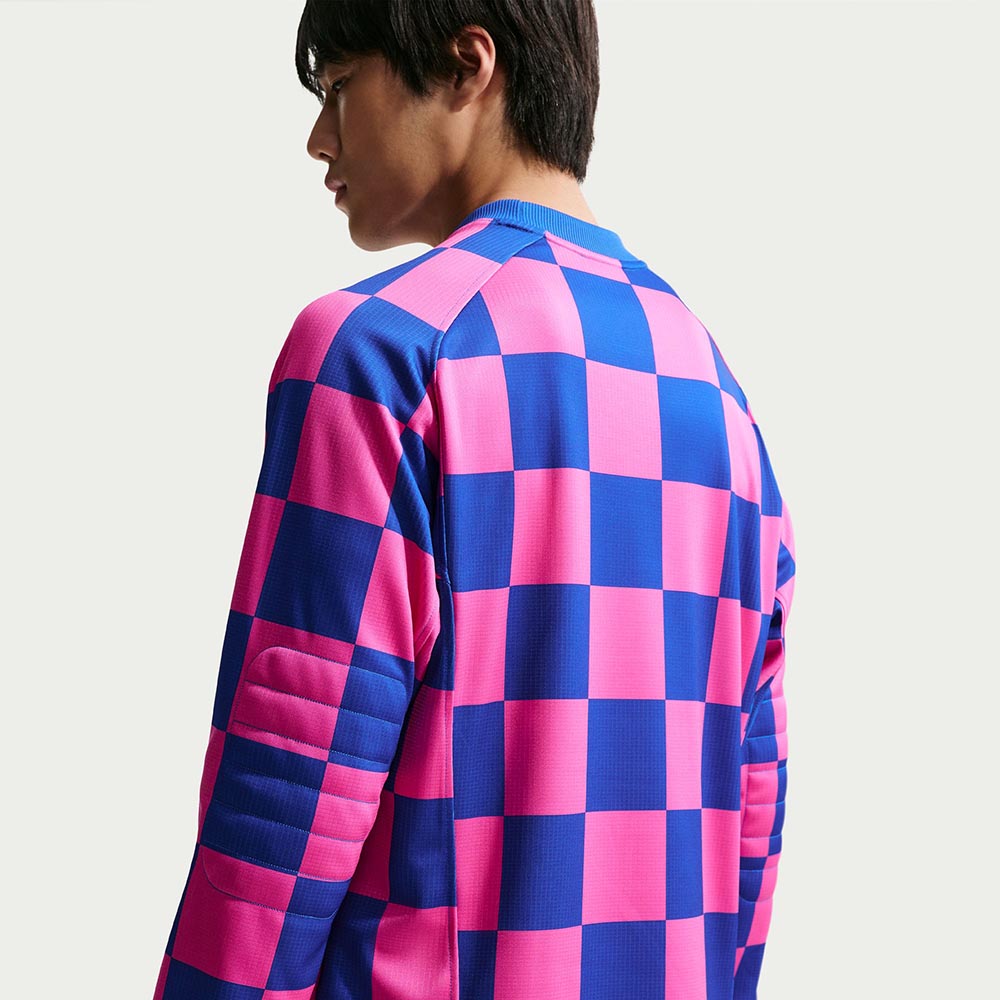 NIKE Sportwear Club Goalie Long Sleeve Men's T-Shirt - Supersports Thailand Supersports Thailand