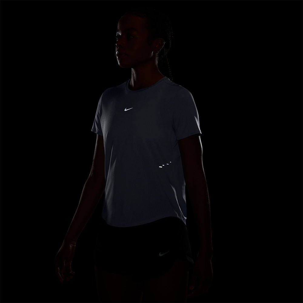 NIKE Swift Aero-FIT Women's Running T-Shirt - Supersports Thailand