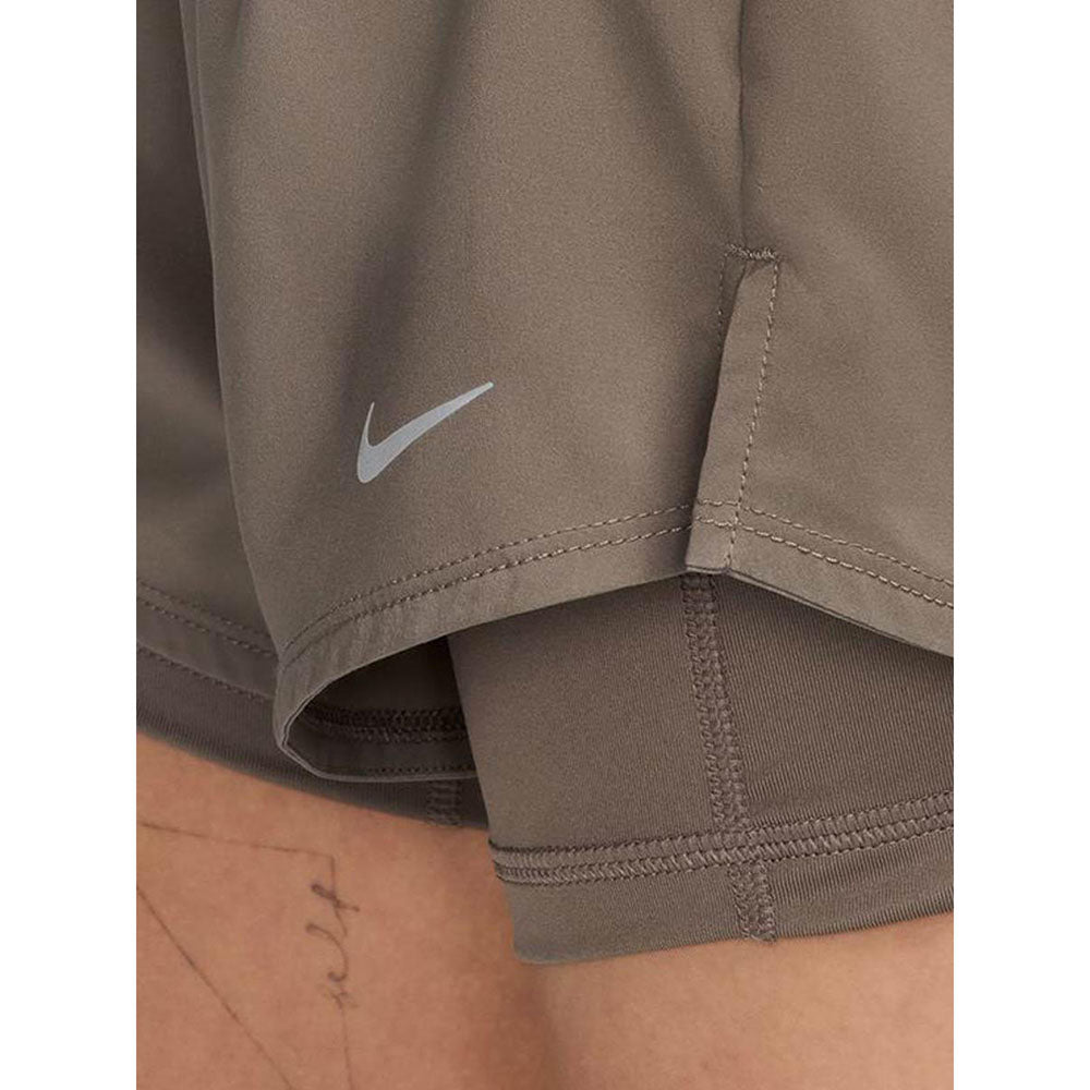 NIKE Dri-FIT One Mid-rise 3" 2-in-1 กางเกงออกกำลังกายขาสั้นผู้หญิง