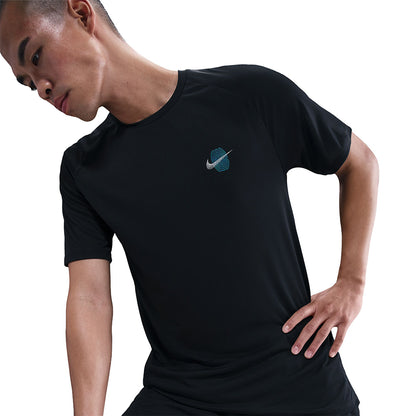 NIKE Stride Men's Running T-Shirt - Supersports Thailand