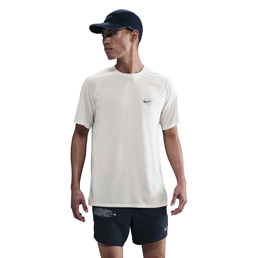 NIKE Stride Men's Running T-Shirt - Supersports Thailand
