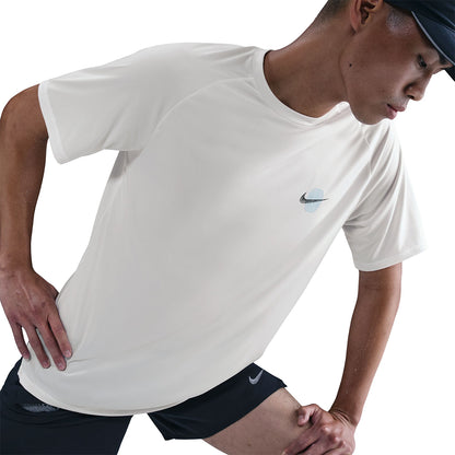 NIKE Stride Men's Running T-Shirt - Supersports Thailand