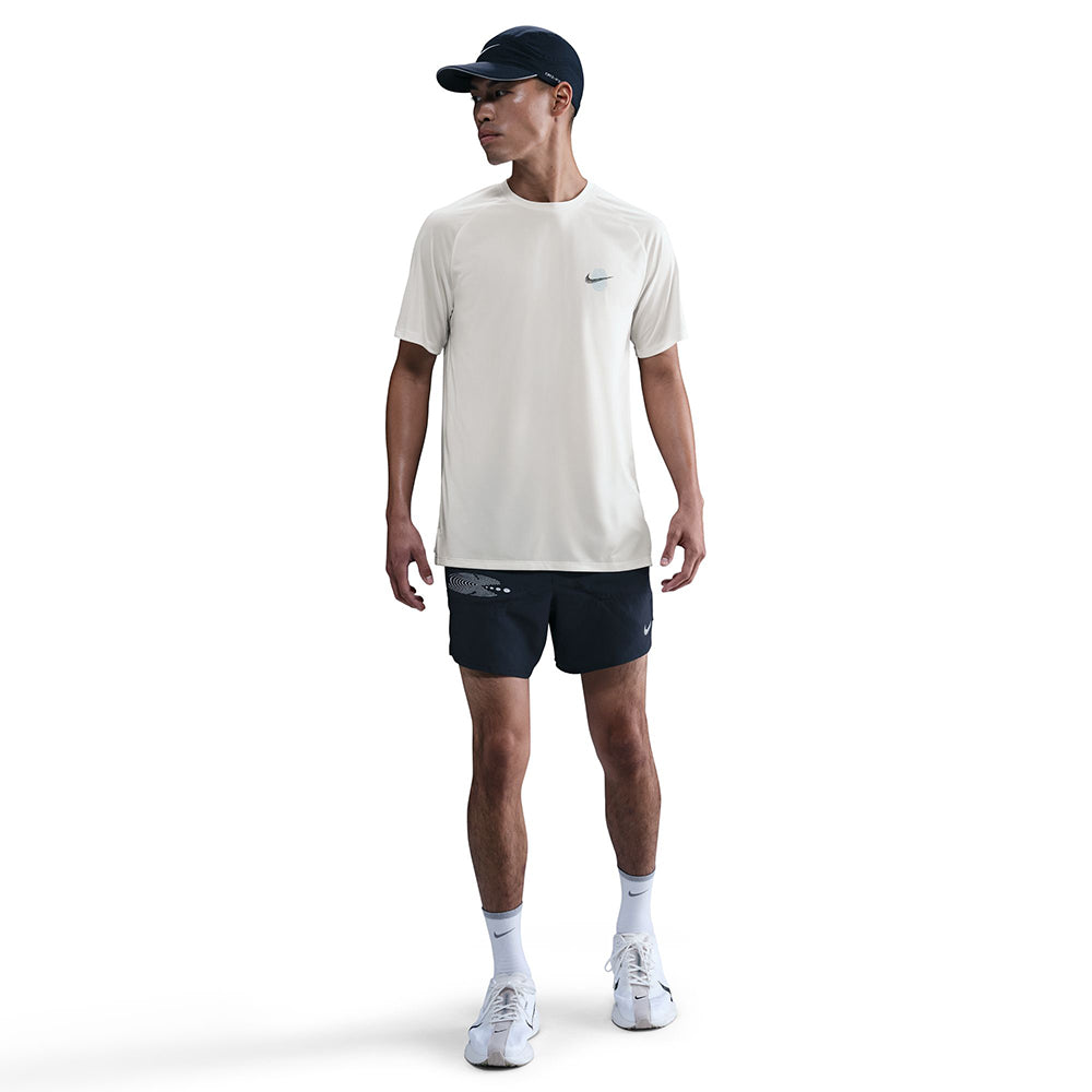 NIKE Stride Men's Running T-Shirt - Supersports Thailand