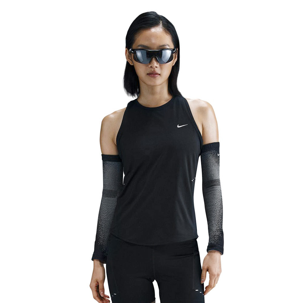 NIKE Swift Dri-FIT เสื้อกล้ามวิ่งผู้หญิง