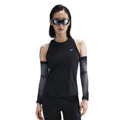 NIKE Swift Dri-FIT เสื้อกล้ามวิ่งผู้หญิง