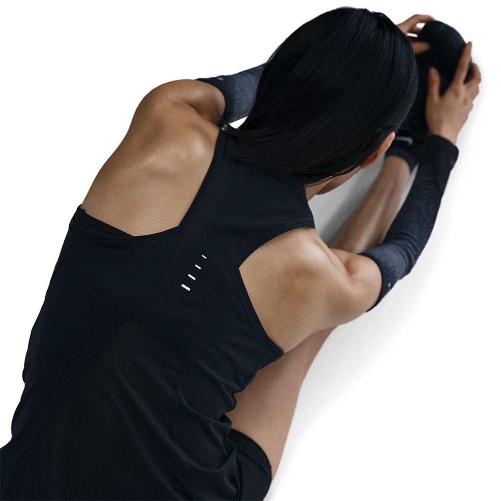 NIKE Swift Dri-FIT เสื้อกล้ามวิ่งผู้หญิง
