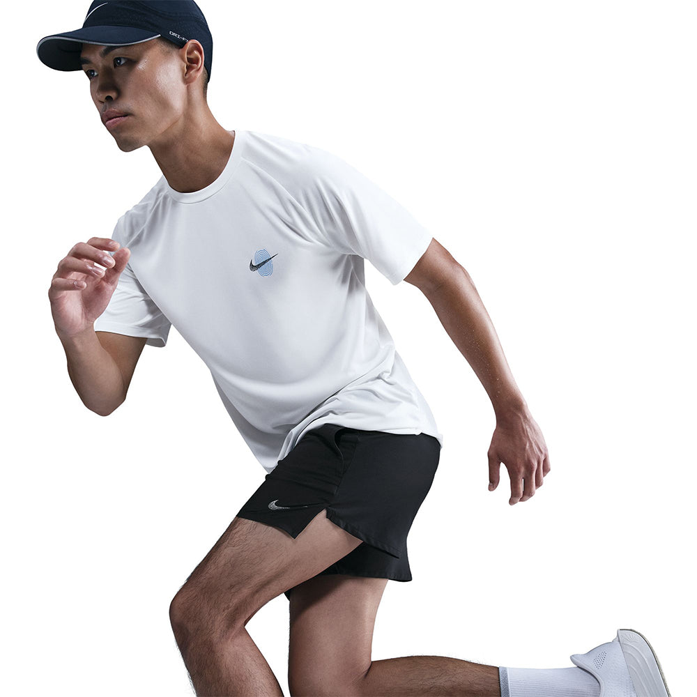 NIKE Dri-FIT Stride กางเกงวิ่งขาสั้นผู้ชาย