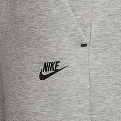 NIKE Tech กางเกงลำลองขาสั้นผู้ชาย