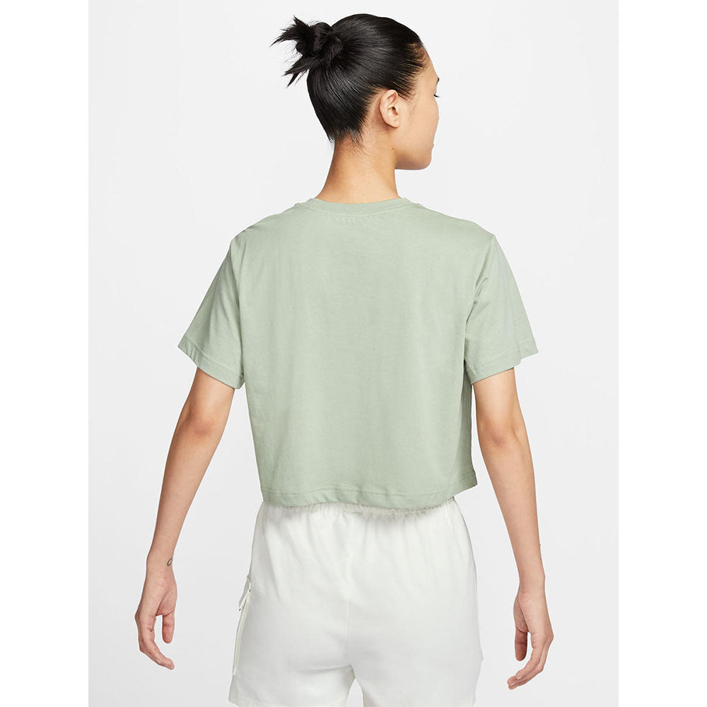 NIKE Sportswear Essential Cropped Women's T-Shirt - Supersports Thailand