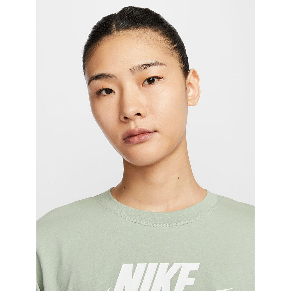 NIKE Sportswear Essential Cropped Women's T-Shirt - Supersports Thailand