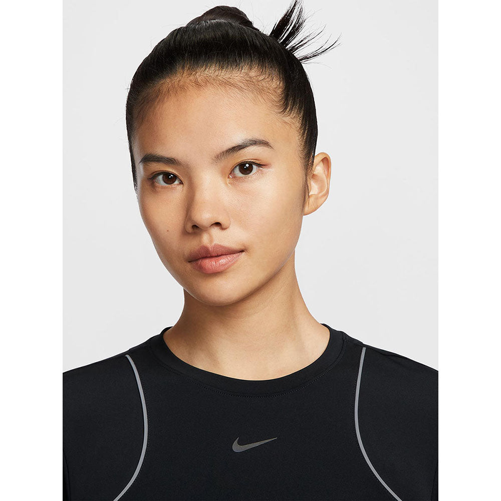 NIKE Running Division Long-Sleeve Women's Running T-Shirt