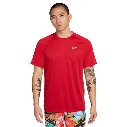 NIKE Stride เสื้อวิ่งผู้ชาย