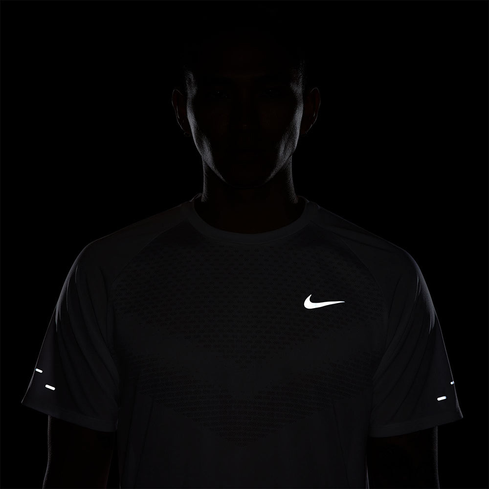 NIKE Stride Men's Running T-Shirt - Supersports Thailand