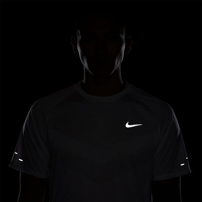 NIKE Stride Men's Running T-Shirt - Supersports Thailand