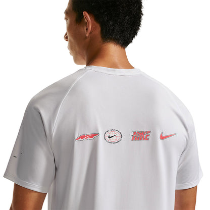 NIKE Stride เสื้อวิ่งผู้ชาย