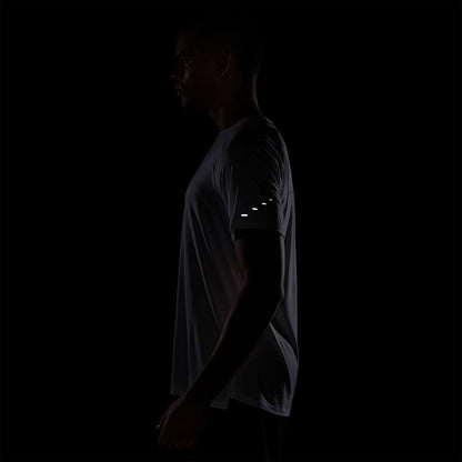NIKE Stride เสื้อวิ่งผู้ชาย