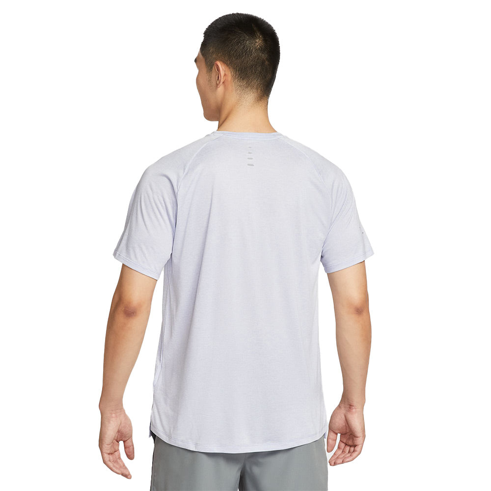 NIKE Stride Men's Running T-Shirt - Supersports Thailand