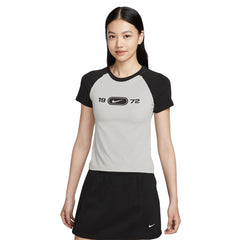 NIKE Sportswear Chill Knit Slim Graphic Women's T-Shirt - Supersports Thailand