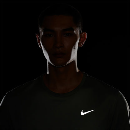 NIKE Dri-FIT UV Miler เสื้อวิ่งผู้ชาย