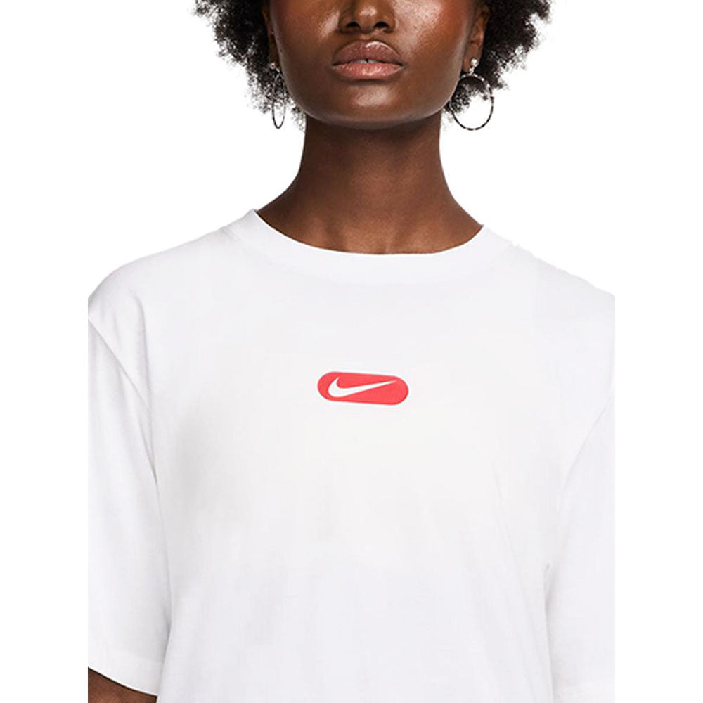 NIKE Sportswear Club เสื้อยืดผู้หญิง