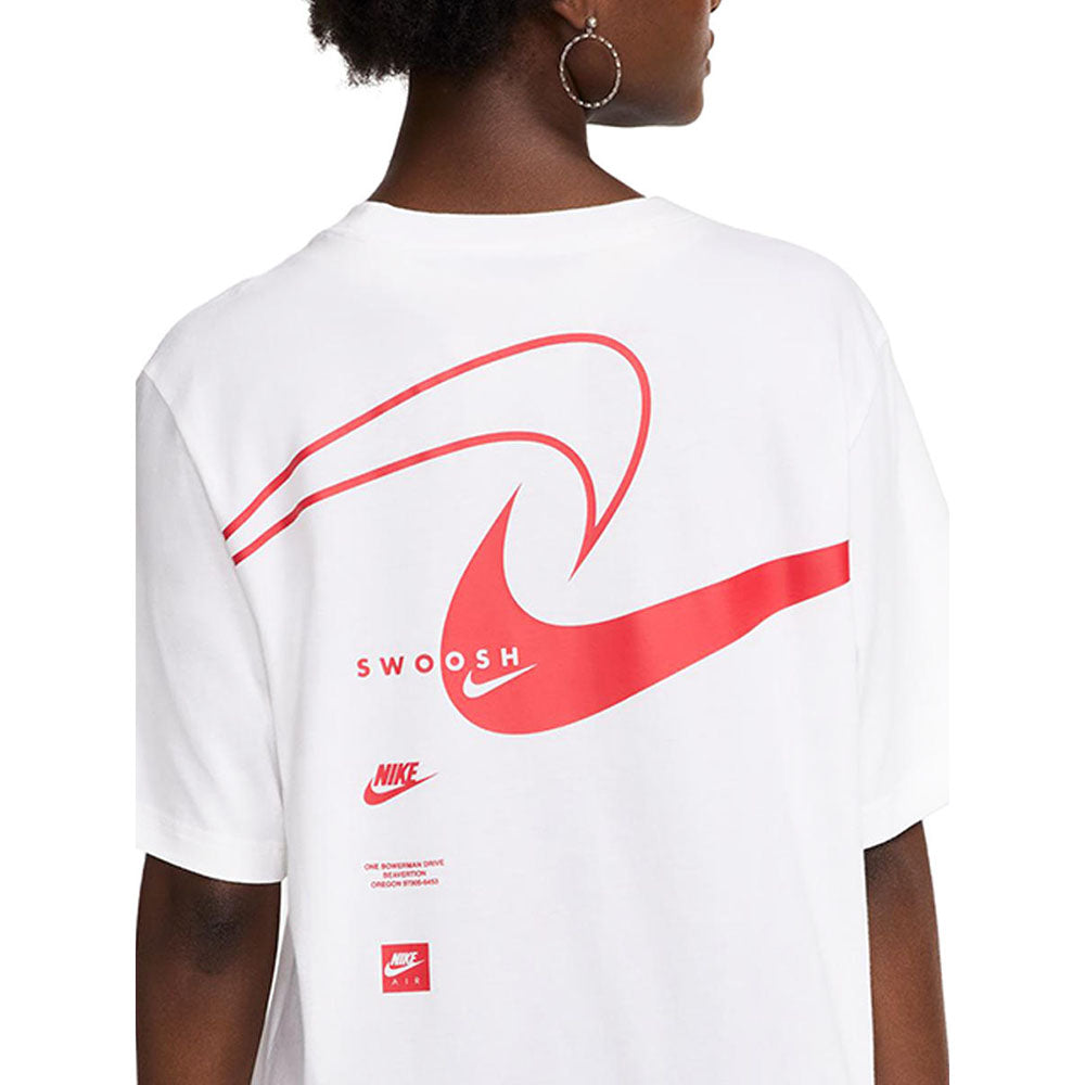 NIKE Sportswear Club เสื้อยืดผู้หญิง