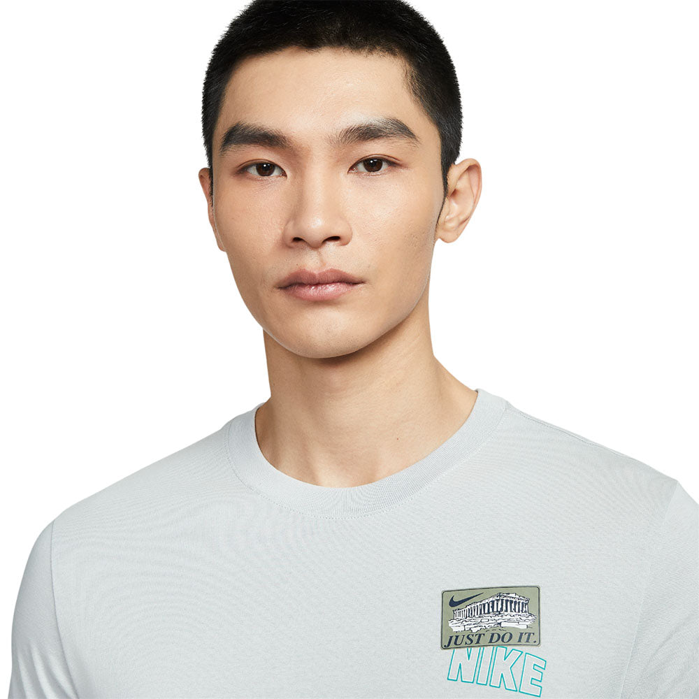 NIKE Graphic Men's T-Shirt - Supersports Thailand Supersports Thailand