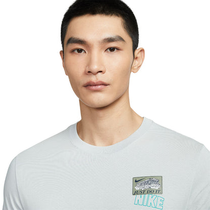 NIKE Graphic Men's T-Shirt - Supersports Thailand