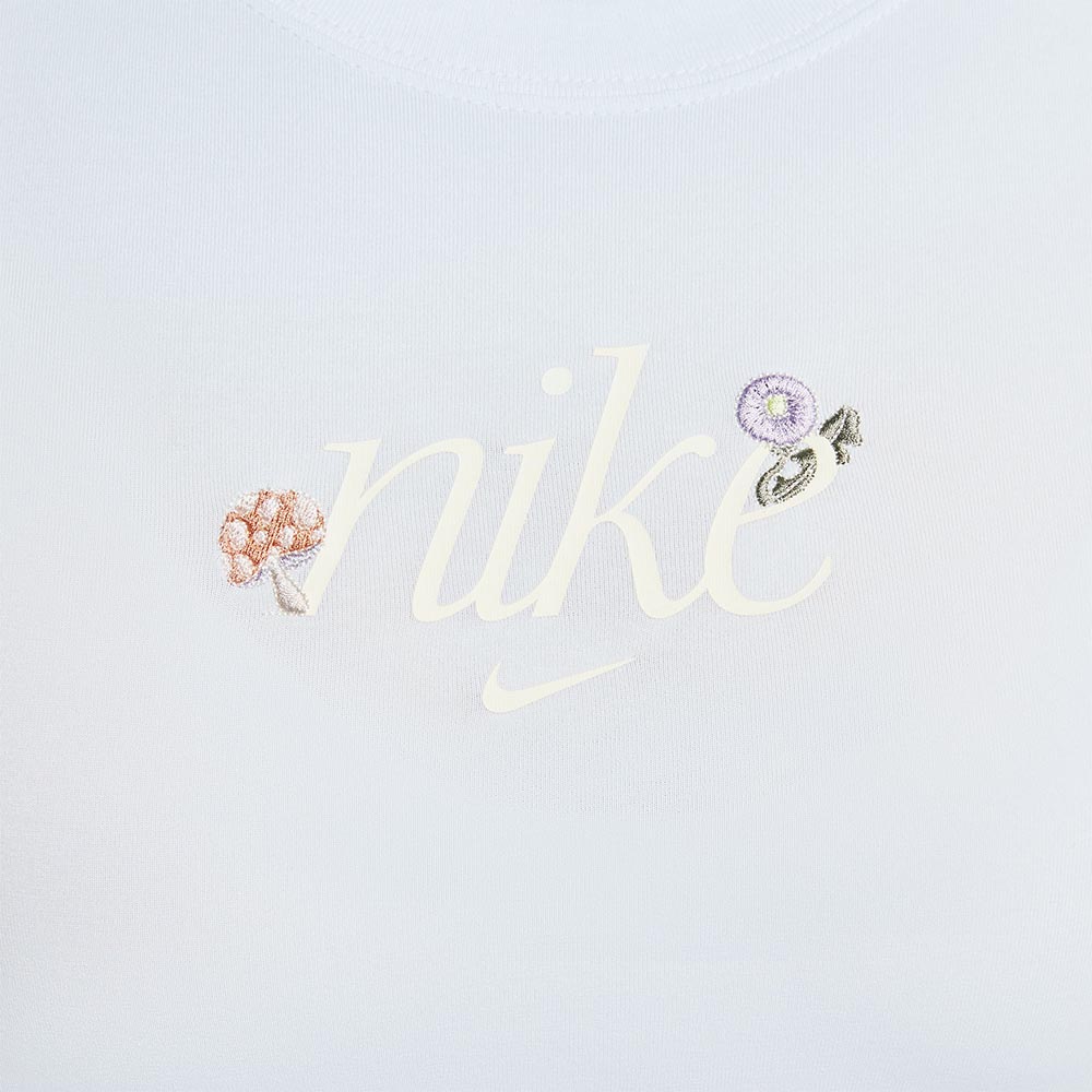 NIKE Sportswear Chill Knit เสื้อยืดผู้หญิง