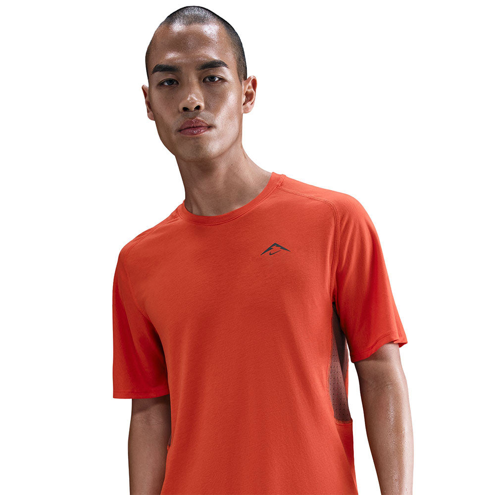 NIKE Solar Chase เสื้อวิ่งผู้ชาย