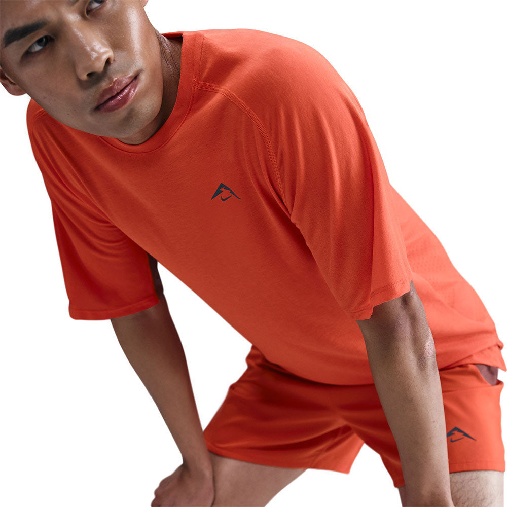 NIKE Solar Chase เสื้อวิ่งผู้ชาย