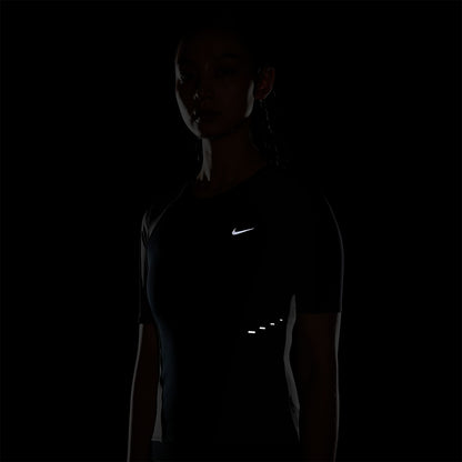 NIKE Swift Women's Running T-Shirt - Supersports Thailand