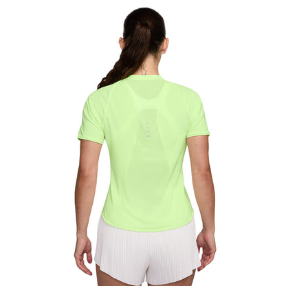NIKE Swift เสื้อวิ่งผู้หญิง