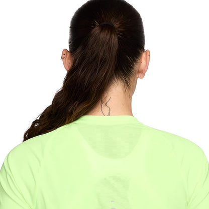 NIKE Swift เสื้อวิ่งผู้หญิง